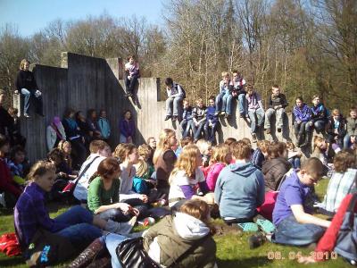 6 april 2010: De groepen 7/8 bezoeken Kamp Westerbork